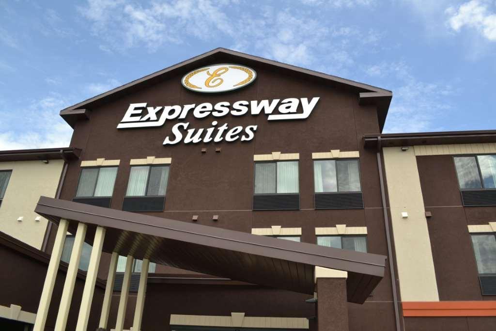 Grand Forks Lodge And Suites 외부 사진