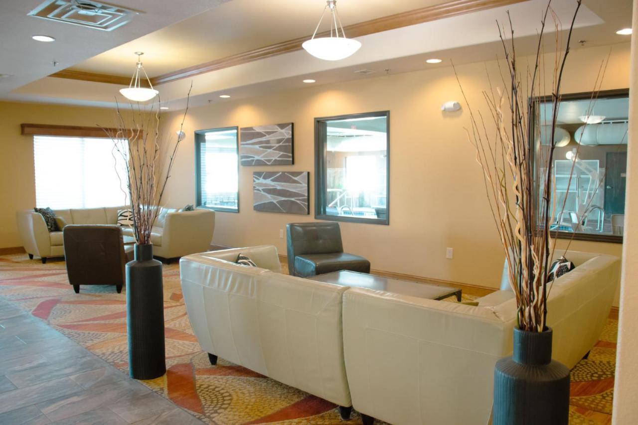 Grand Forks Lodge And Suites 외부 사진