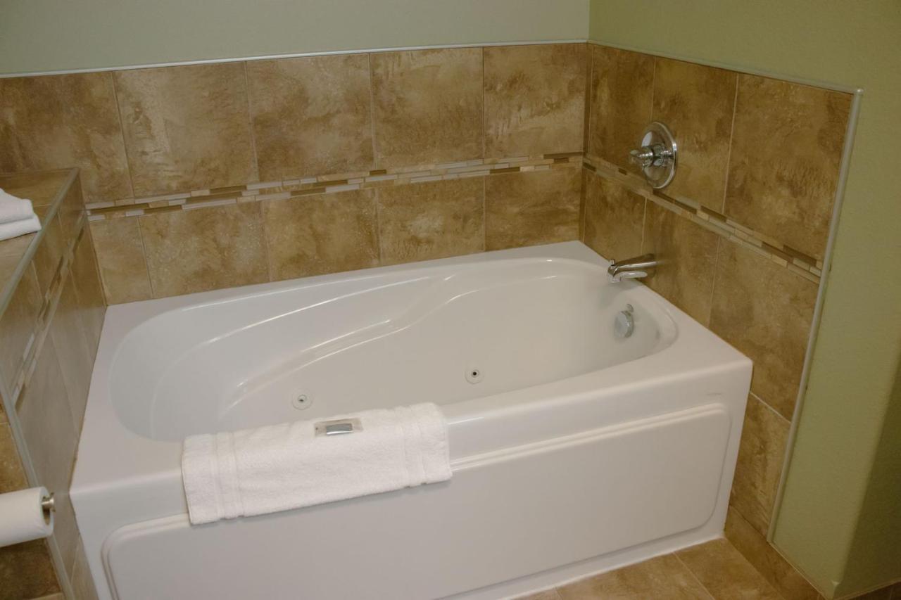Grand Forks Lodge And Suites 외부 사진