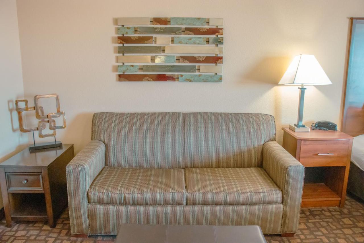 Grand Forks Lodge And Suites 외부 사진