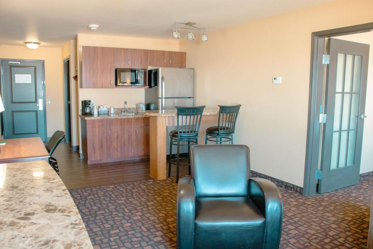 Grand Forks Lodge And Suites 외부 사진
