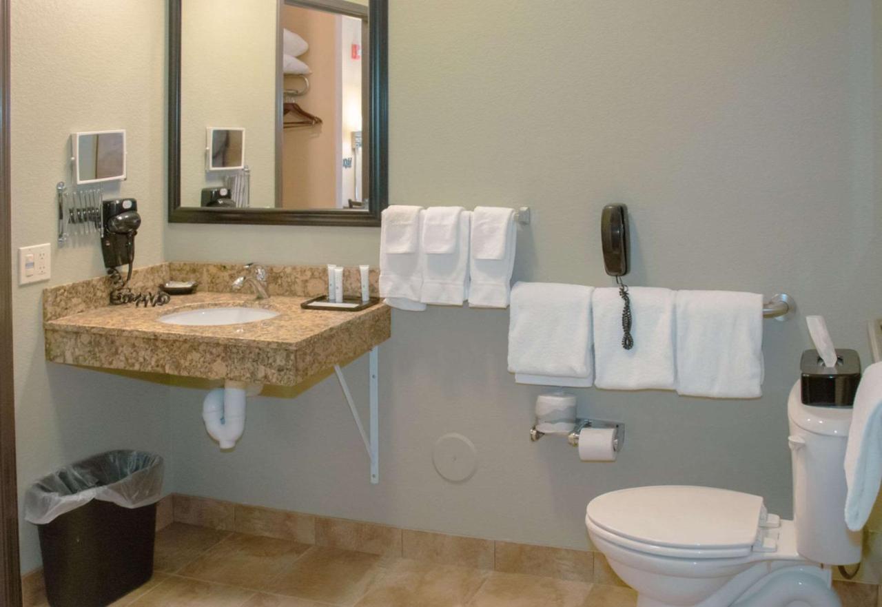 Grand Forks Lodge And Suites 외부 사진
