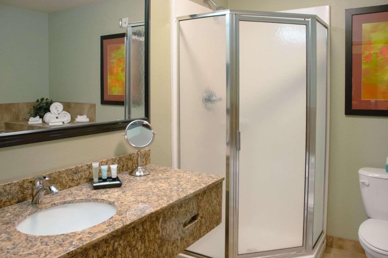 Grand Forks Lodge And Suites 외부 사진
