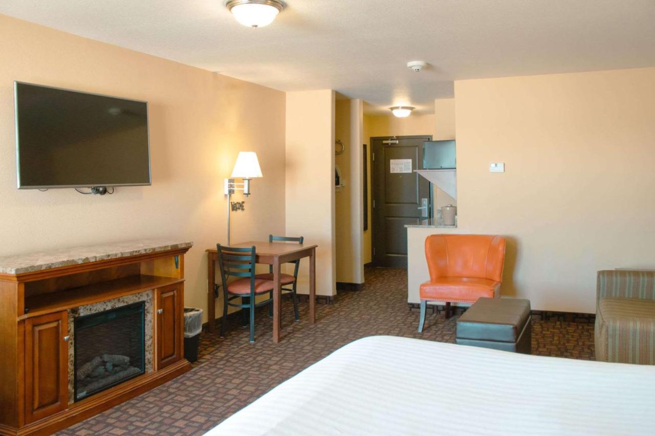 Grand Forks Lodge And Suites 외부 사진
