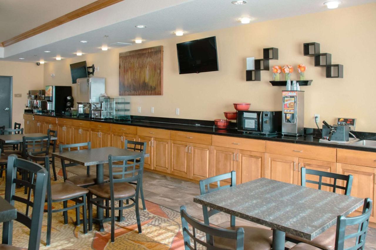 Grand Forks Lodge And Suites 외부 사진
