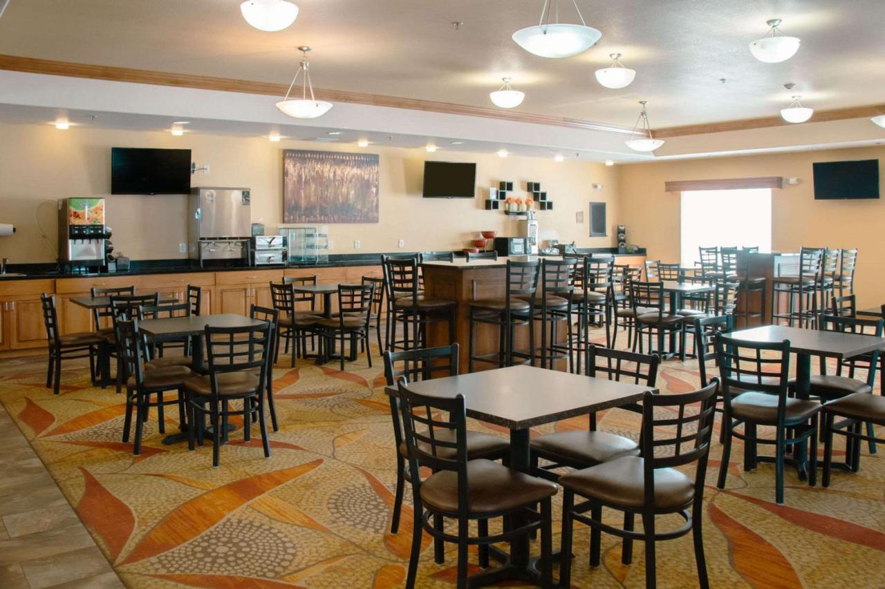 Grand Forks Lodge And Suites 외부 사진