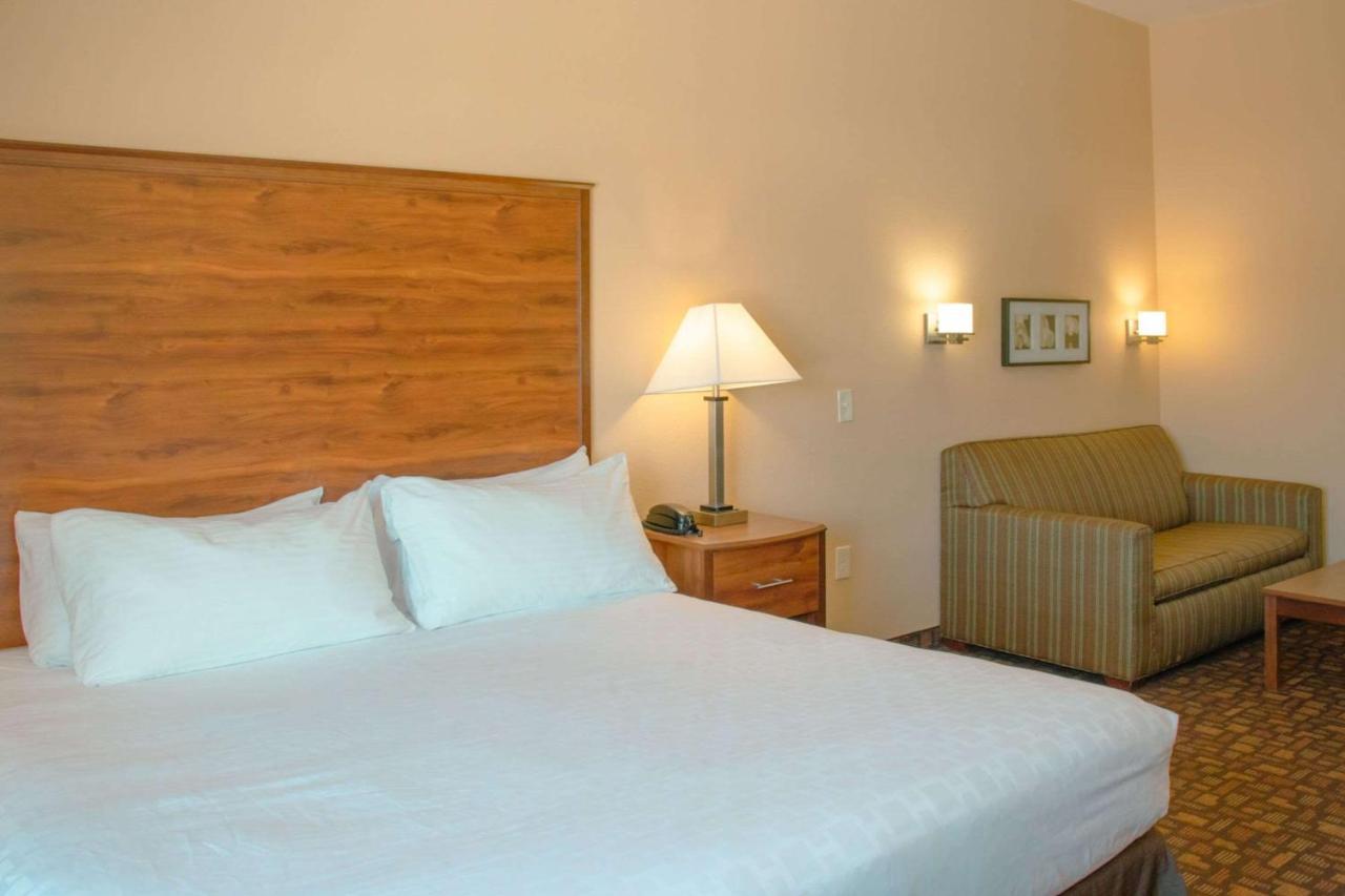 Grand Forks Lodge And Suites 외부 사진