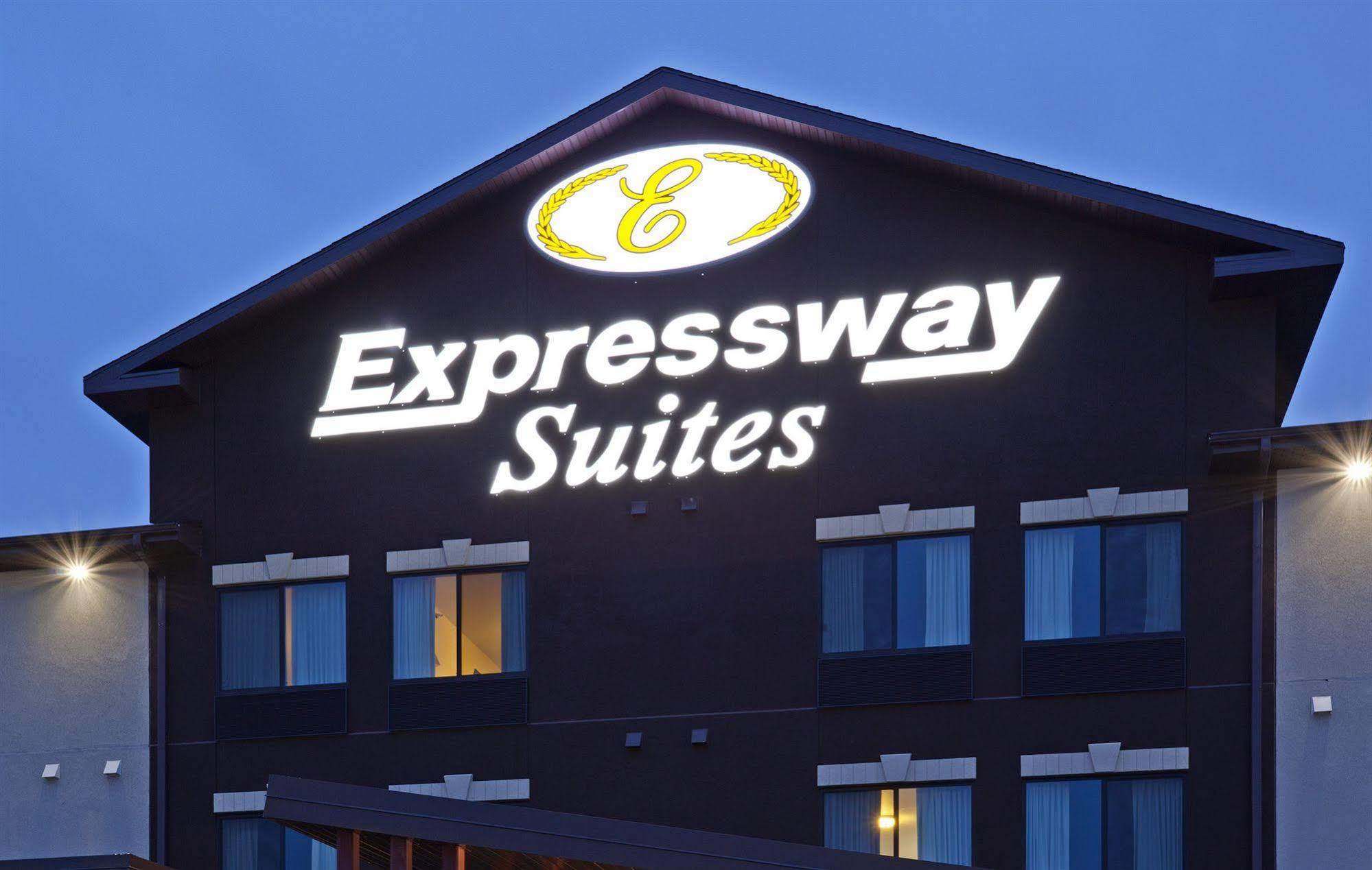 Grand Forks Lodge And Suites 외부 사진