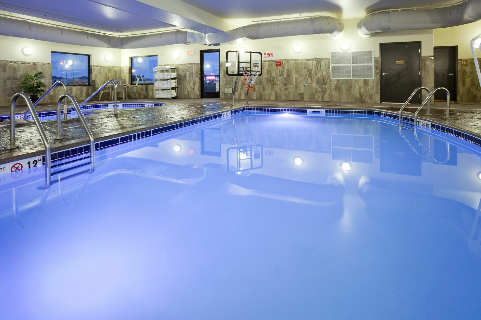 Grand Forks Lodge And Suites 외부 사진