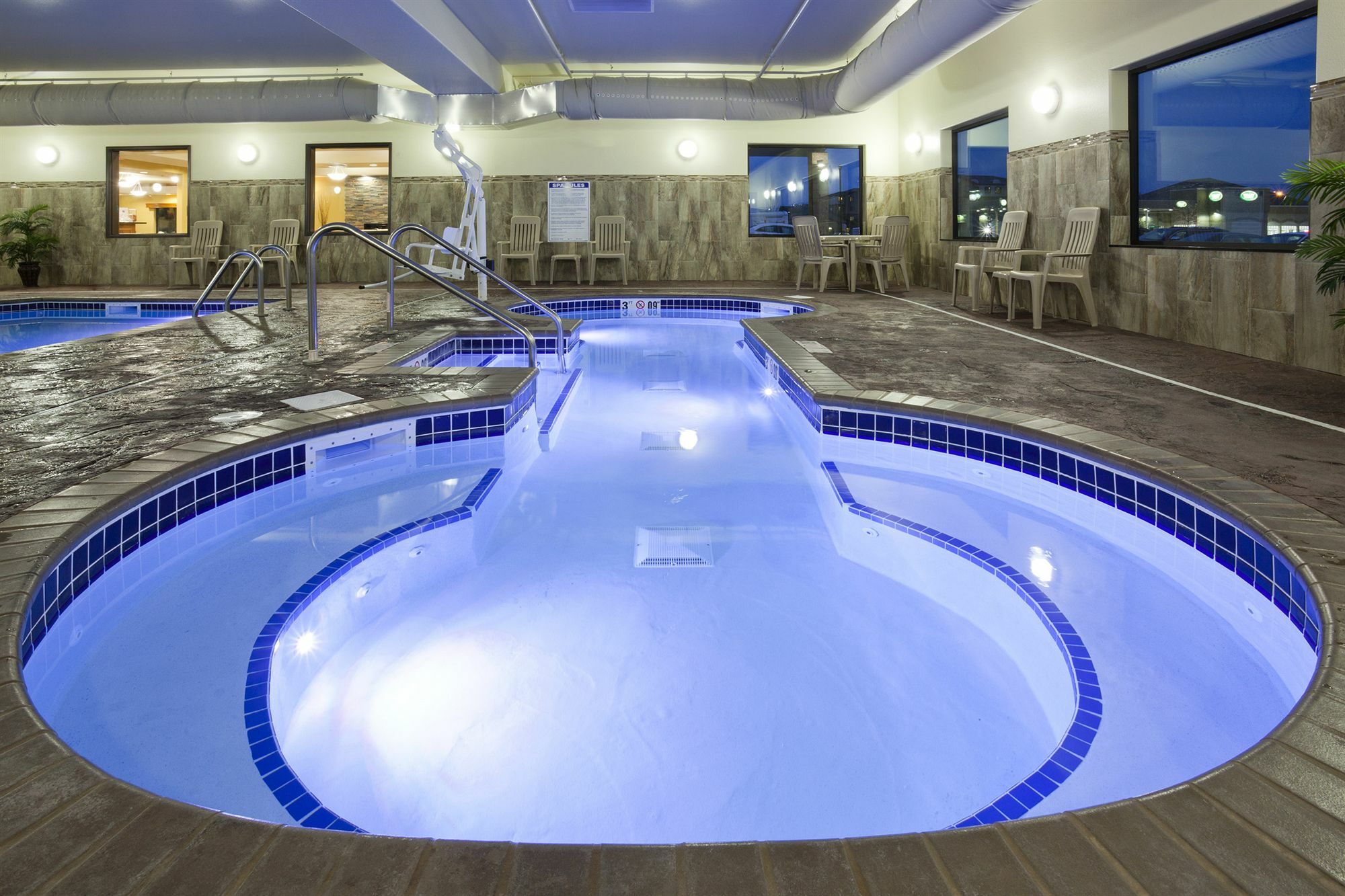 Grand Forks Lodge And Suites 외부 사진